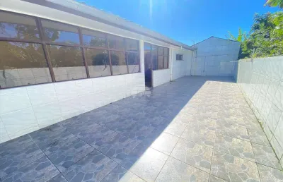 Casa em condomínio fechado com 3 quartos à venda na rua alemanha, 06, monções, matinhos, 115 m2 por r$ 240.000