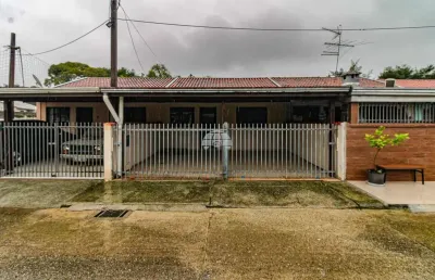Casa em condomínio fechado com 2 quartos à venda na rua pedro dugonski, 235, jardim viviane, colombo, 110 m2 por r$ 275.000