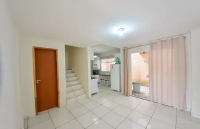 Casa em condomínio fechado com 3 quartos à venda na rua josé vieira de paula, 535, sítio cercado, curitiba, 125 m2 por r$ 375.000