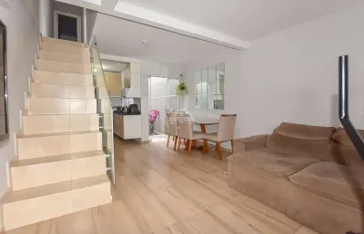 Casa em condomínio fechado com 3 quartos à venda na rua josé pedro cardoso, 84, campo de santana, curitiba, 91 m2 por r$ 320.000
