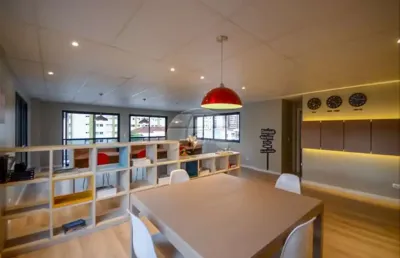 Sala comercial à venda na rua comendador macedo, 62, centro, curitiba, 30 m2 por r$ 242.694