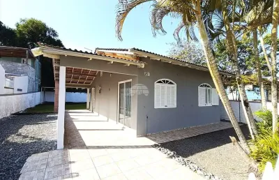 Casa com 4 quartos para alugar na rua ormindo baptista da silva, 29, itapema do norte, itapoá, 142 m2 por r$ 3.253