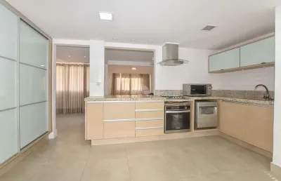 Casa com 4 quartos à venda na rua câmara júnior, 874, jardim das américas, curitiba, 180 m2 por r$ 980.000