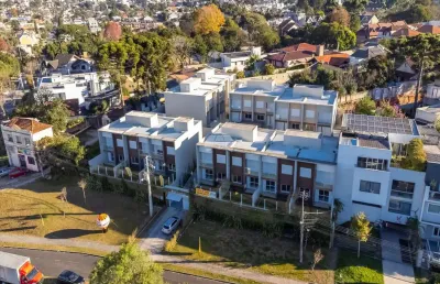 Casa em condomínio fechado com 3 quartos à venda na avenida desembargador hugo simas, 1053, bom retiro, curitiba, 117 m2 por r$ 1.149.000