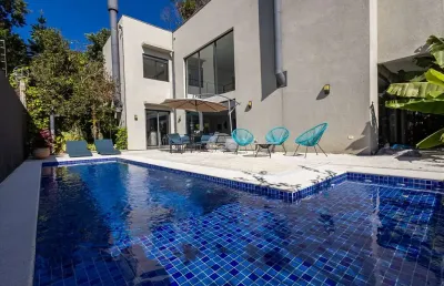 Casa com 3 quartos à venda na rua andré josé giraldello, 95, taboão, curitiba, 280 m2 por r$ 1.950.000