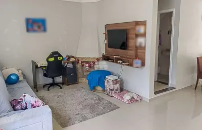 Casa em condomínio fechado com 3 quartos à venda na rua jacarezinho, 961, pineville, pinhais, 144 m2 por r$ 750.000