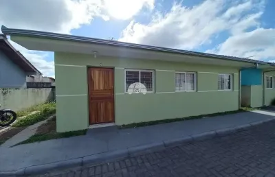 Casa em condomínio fechado com 3 quartos à venda na rua bom sucesso, 96, guaraituba, colombo, 51 m2 por r$ 280.000