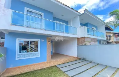 Casa em condomínio fechado com 3 quartos à venda na rua califórnia, 172, balneário betaras, matinhos, 143 m2 por r$ 740.000