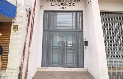 Apartamento com 2 quartos para alugar na rua conselheiro laurindo, 781, centro, curitiba, 58 m2 por r$ 2.500