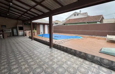Casa com piscina em colombo com 480m², 3 casas no terreno e 6 vagas - paloma - colombo - pr