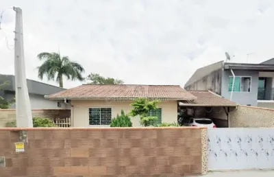 Casa 2 quartos com piscina no bairro sta regina em  camboriú