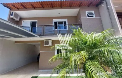 Sobrado triplex | 3 dormitórios | suíte | 4 vagas | 190m² privativos | fazendinha