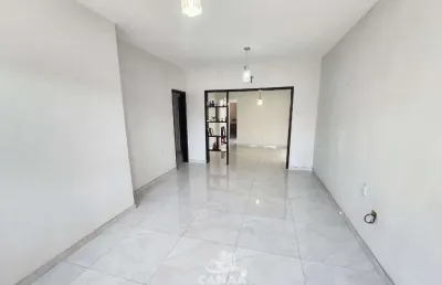 Vende-se casa em cohafuma - 3 quartos - reformada - porcelanato - ventilada