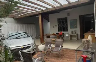 Casa a venda em planalto vinhais - 4 quartos - jardim de inverno - ampla varanda