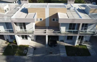 Sobrado alto padrão, ótimo. acabamento churrasqueira cozinha planejada piscina bairro campo comprido.