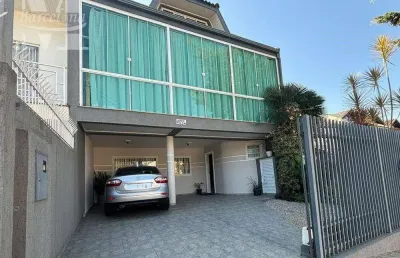 Maravilhosa casa alto padrão com 210m2. esquina c/ joão doetzer, semi-mobiliada. estuda permuta por apartamento. próx ao shopping jardim das américas.