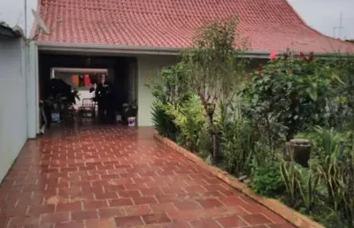 Pontal do paraná. casa 2 quartos edícula com churrasqueira