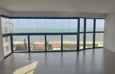 Apartamento alto padrão de 3 suítes em piçarras a poucos metros do mar