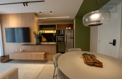 Excelente apartamento de 2 dormitórios sendo uma suíte próximo a praia brava