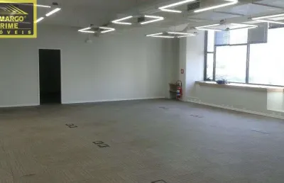 Imóvel com 374,80 m², com apenas 9 minutos da estação berrini cptm
