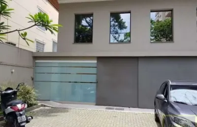 Excelente imóvel comercial à 500 metros do metrô fradique coutinho.