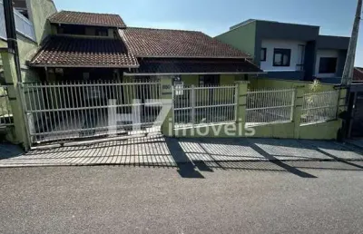 Casa com 3 quartos à venda no Iririú, Joinville 
