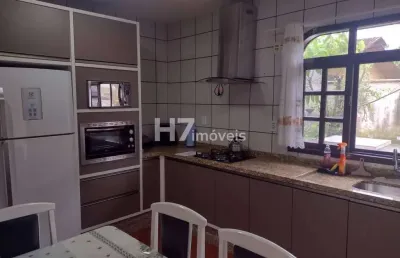 Casa com 1 suíte + 2 quartos, vila nova - joinville