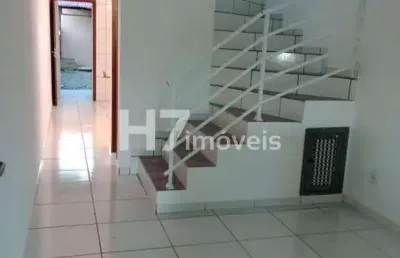 Casa geminada com 2 quartos para locação, espinheiros - joinville