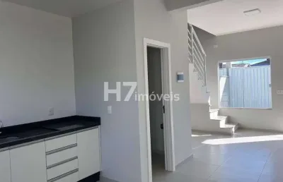 Casa geminada com 2 quartos para locação, fátima - joinville (disponivel à partir de 19/08.)