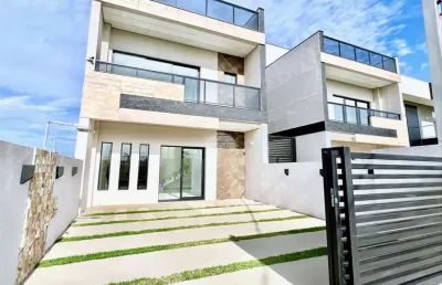 Casa com 3 quartos à venda na rua alemanha, 135, monções, matinhos, 109 m2 por r$ 859.000