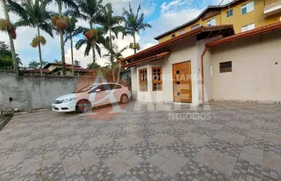 Casa com 3 quartos para alugar na Avenida Eldorado, Jardim Sabiá, Cotia