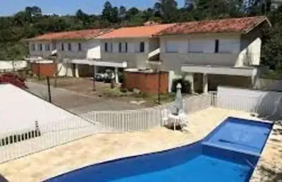 Casa com 03 quartos - quinta da aldeia - granja viana - cotia/sp