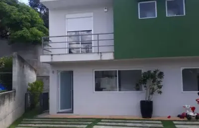 Casa - 03 domitórios - condominio araucária -   jardim pioneira  - cotia/sp