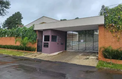 Casa térrea com 3 suítes - condomínio villagio saint thomaz - carapicuíba/ sp