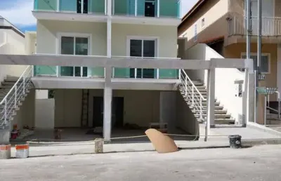 Sobrado novo com 03 dormitórios - residencial villa d&#039;este - rio das pedras - cotia/sp