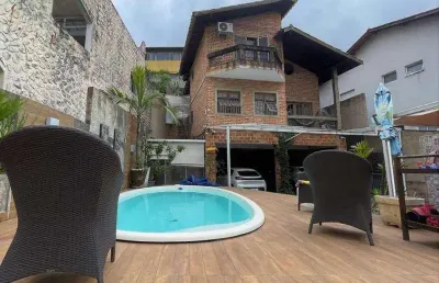 Oportunidade única! casa com piscina e 3 suítes na granja viana – próxima ao the square'