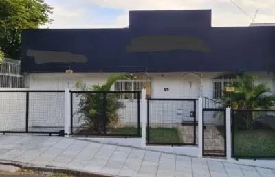 Casa com 4 quartos à venda no Passo da Areia, Porto Alegre 