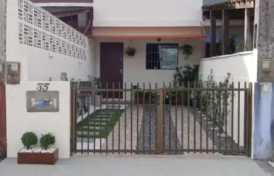 Casa com 2 quartos à venda na rua joão woehl, 155, vila nova, joinville por r$ 389.990