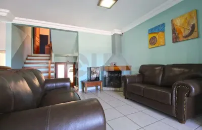 Casa em condomínio de 3 quartos 2 suítes e 2 vagas à venda no bairro cristal em porto alegre