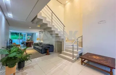 Casa 4 quartos 2 suítes e 4 vagas de garagem à venda no bairro chácara das pedras em porto alegre