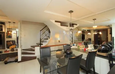 Cobertura triplex de 3 quartos com 2 suítes e 2 vagas à venda no bairro bela vista em porto alegre