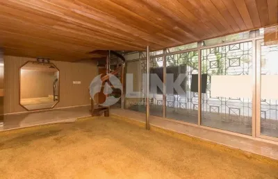 Casa de 4 quartos 3 suítes e 4 vagas à venda no bairro auxiliadora em porto alegre