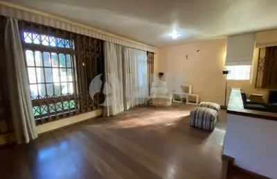 Casa de 4 quartos com 6 vagas de garagem à venda no bairro tristeza em porto alegre