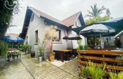 Casa comercial com 9 salas à venda na Rua Solimões, 681, Mercês, Curitiba