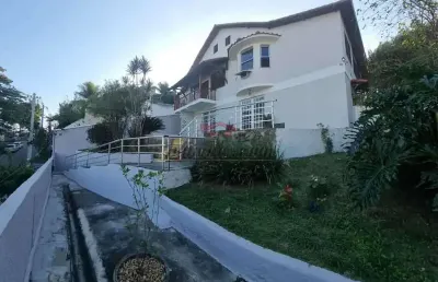 Casa em condomínio fechado com 5 quartos à venda na rua potiguara, 847, freguesia (jacarepaguá), rio de janeiro, 210 m2 por r$ 987.000