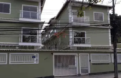 Casa em condomínio fechado com 3 quartos à venda na rua parintins, 220, praça seca, rio de janeiro, 120 m2 por r$ 395.000