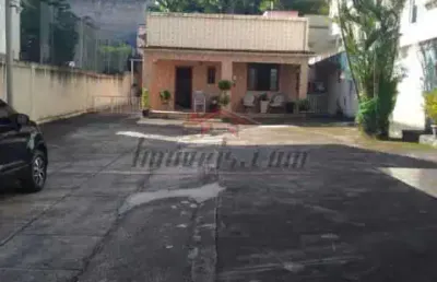Casa com 2 quartos à venda na rua comendador siqueira, 421, pechincha, rio de janeiro, 256 m2 por r$ 749.900