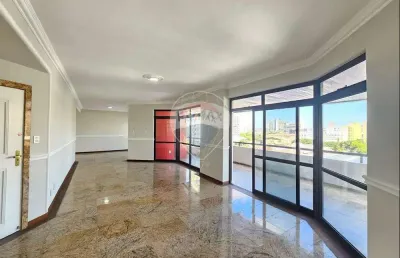 Luxo e exclusividade: apartamento amplo com 300m² com 5 suítes no coração do centro da cidade
