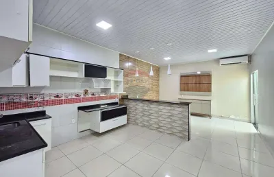 Casa a venda no conjunto vila real, próxima bola da eucatur , 3 quartos com armários, 2 banheiros, cozinha ampla
