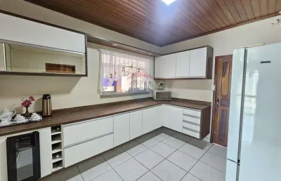 Casa apta a financiamento perto do parque do mindu como energia solar e poço